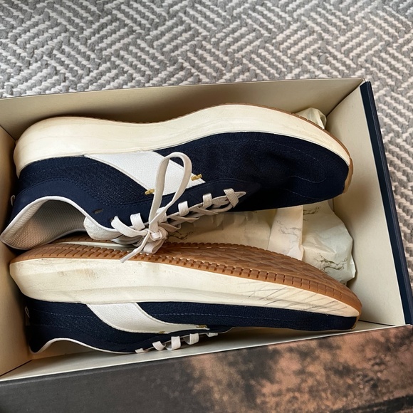 All Gender Eliot Runner Running Shoe - Navy/ Ivory - Regular (D) - Picture 4 of 6